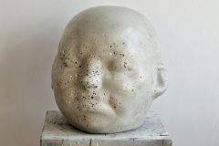 Astrology-42-x-50-x-50-cm-Cemento-y-goma-2025