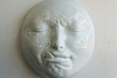 EMOTIONS-CHART-52-x-48-x-21-cm-Resina-de-poliester-policromada-2025-8