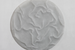 Llama-blanca-II-45-x-45-x-3-cm-Marmol-blanco-2020